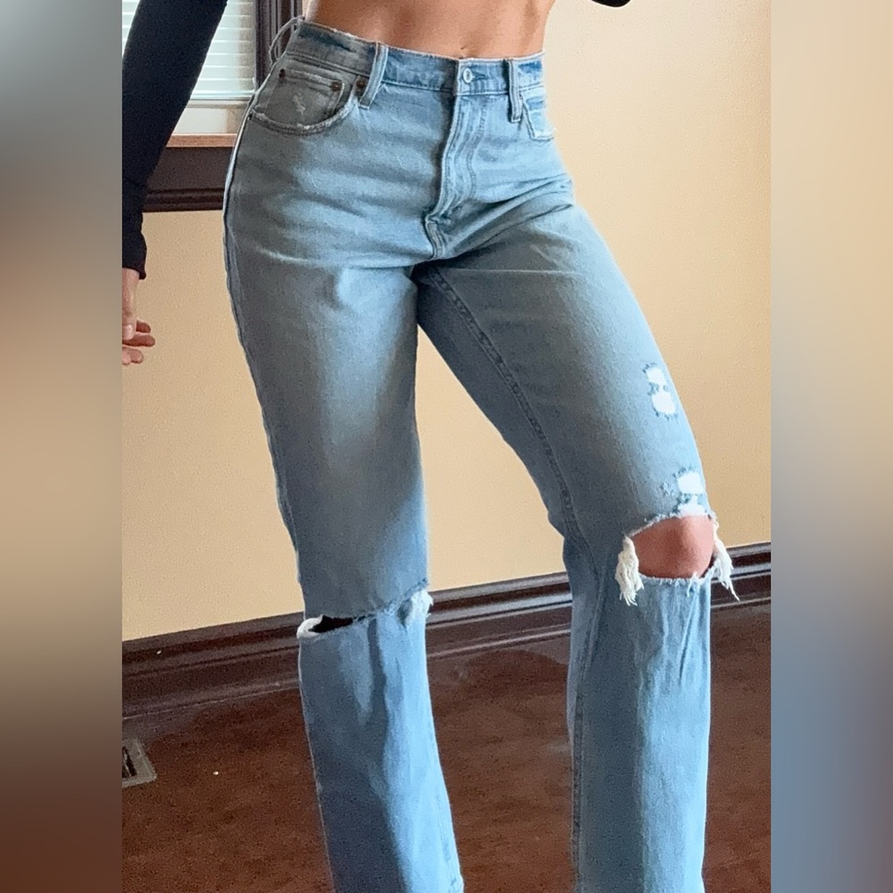 NWT Abercrombie & Fitch Light Blue Distressed Straight Leg Jeans